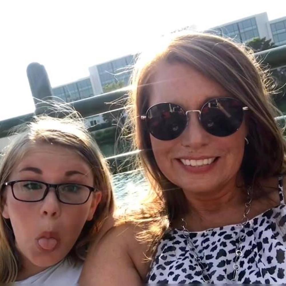 Meet your Posher, Laura